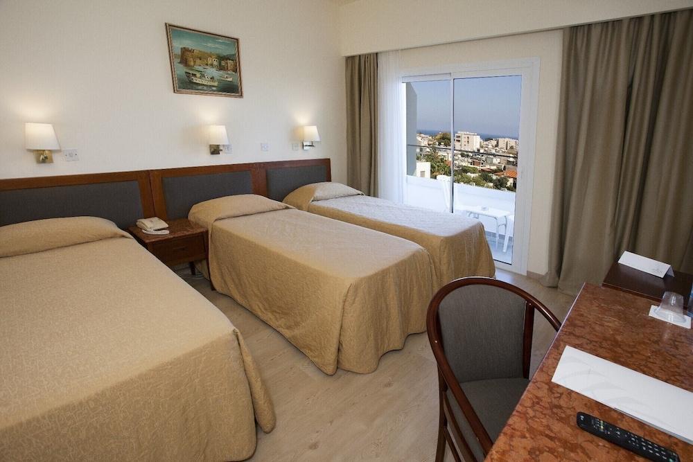 Hotel Pefkos