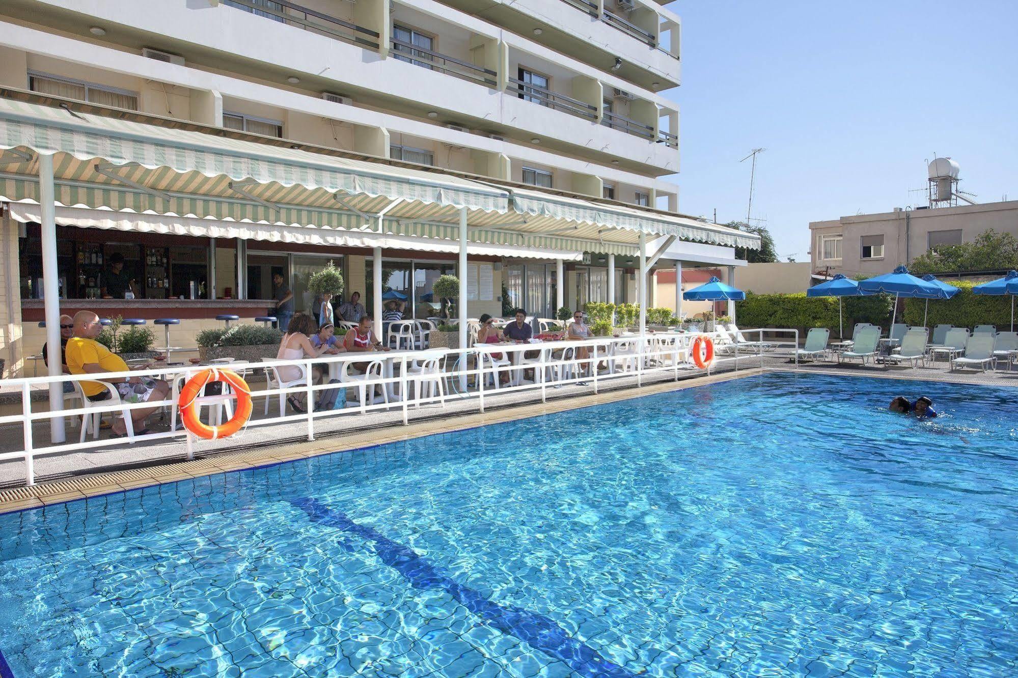 Pefkos Hotel
