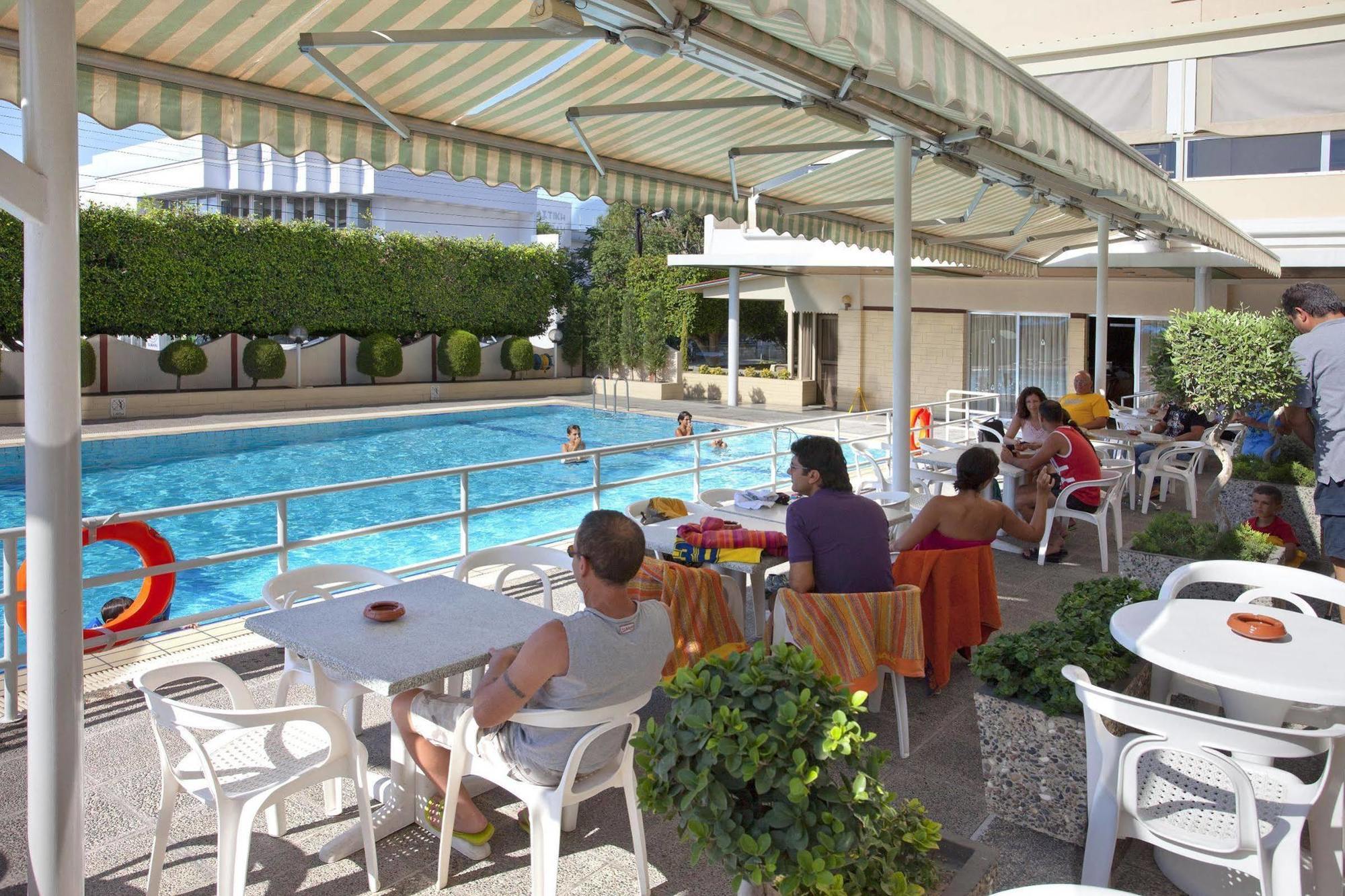 Hotel Pefkos